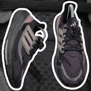 Adidas Ultraboost Light Aurora Black Preloved Fig Womens 7.5 Sneaker HP9208